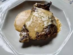 Steak à la sauce moutarde